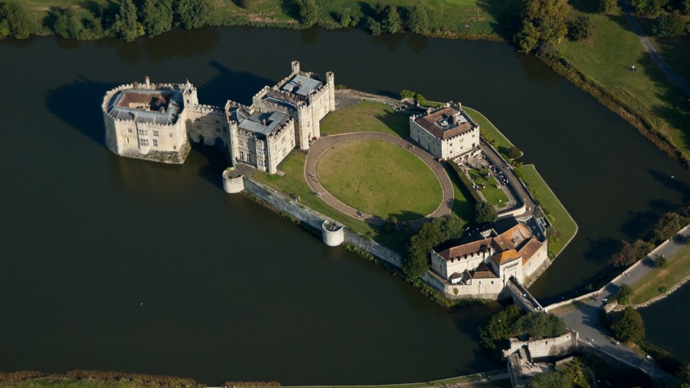leeds_castle_from_the_west-e5e62bba9bced3c4b74145a378aaefe3 leeds_castle_from_the_west-e5e62bba9bced3c4b74145a378aaefe3