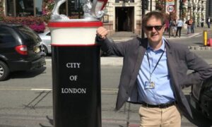 London Highlights with transfer to/from London (full day tour) and/or with return to Dover