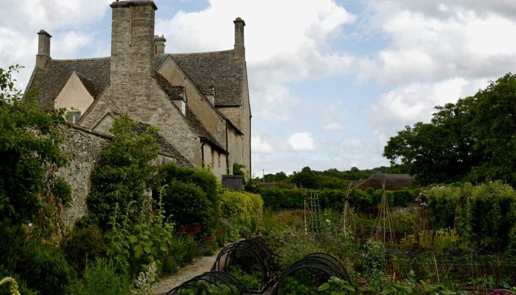 Cogges Manor Farm